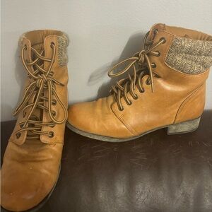 Brown lace up boots! Perfect for winter!